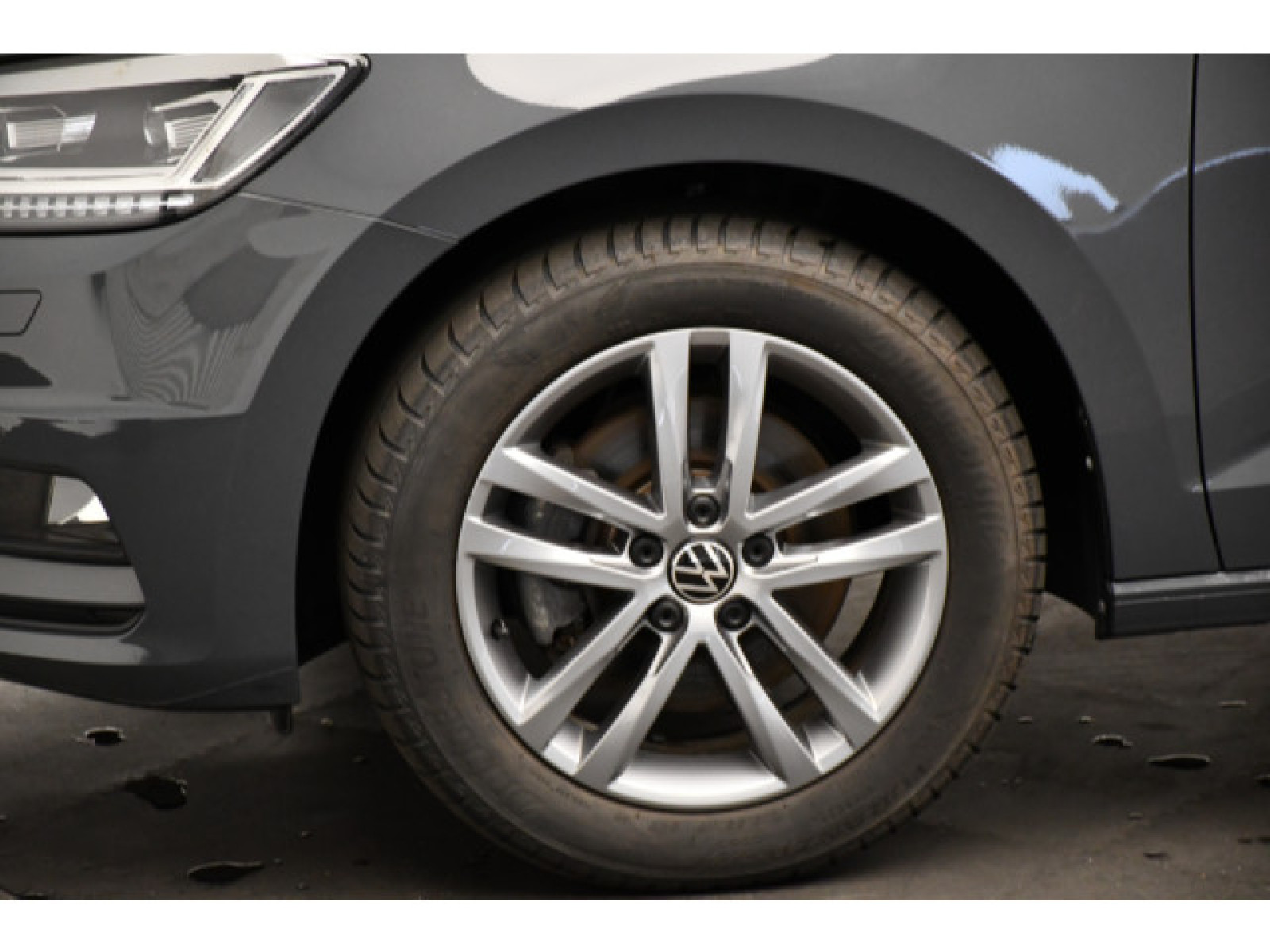 Volkswagen - Touran_13
