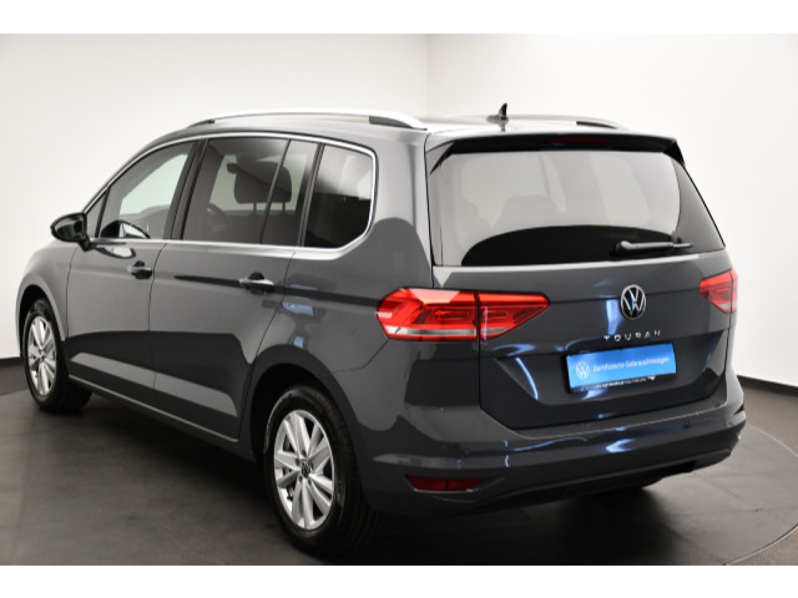 Volkswagen - Touran_16