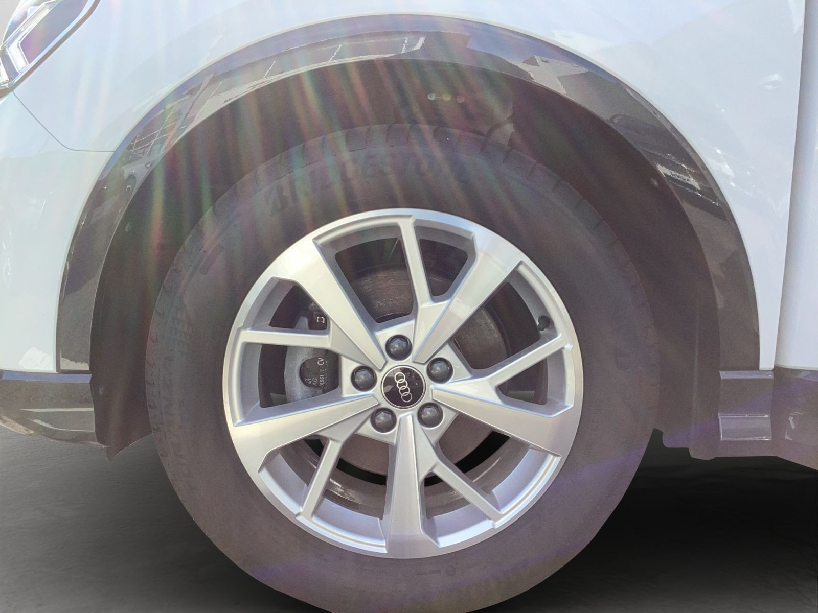 Audi - Q3_19