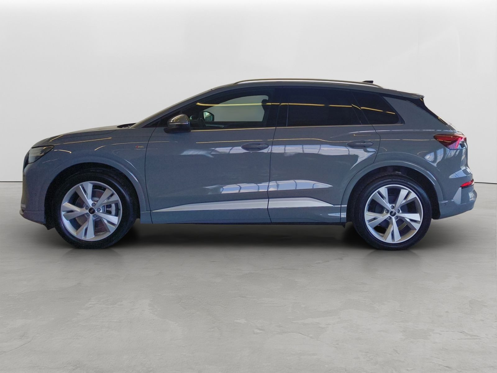 Audi - Q4 e-tron_4