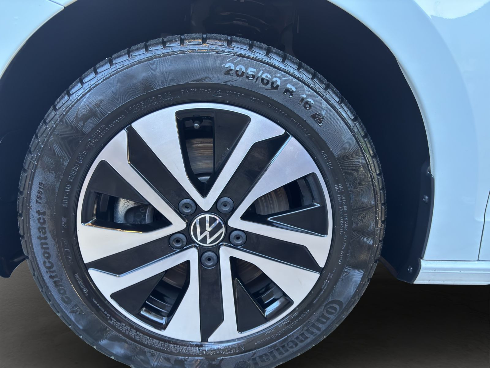 Volkswagen - Touran_19