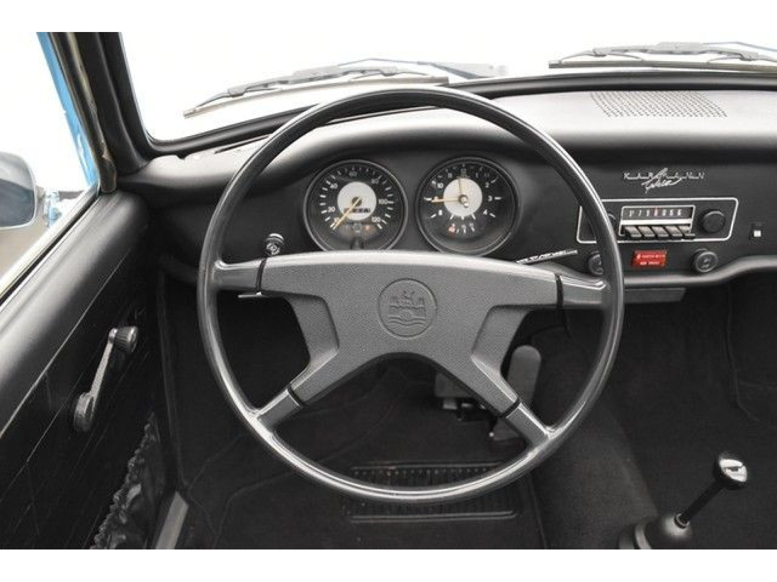 Volkswagen - Karmann Ghia_5