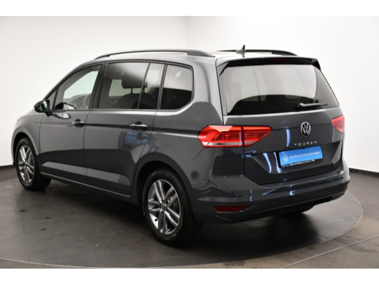 Volkswagen - Touran_15
