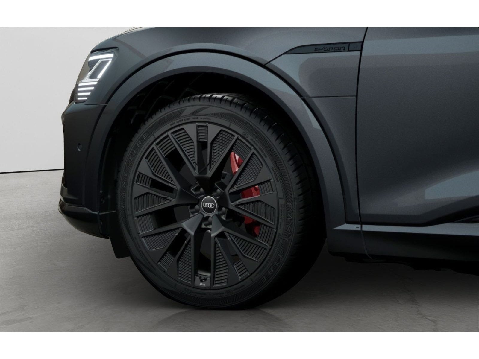 Audi - Q8 e-tron_11