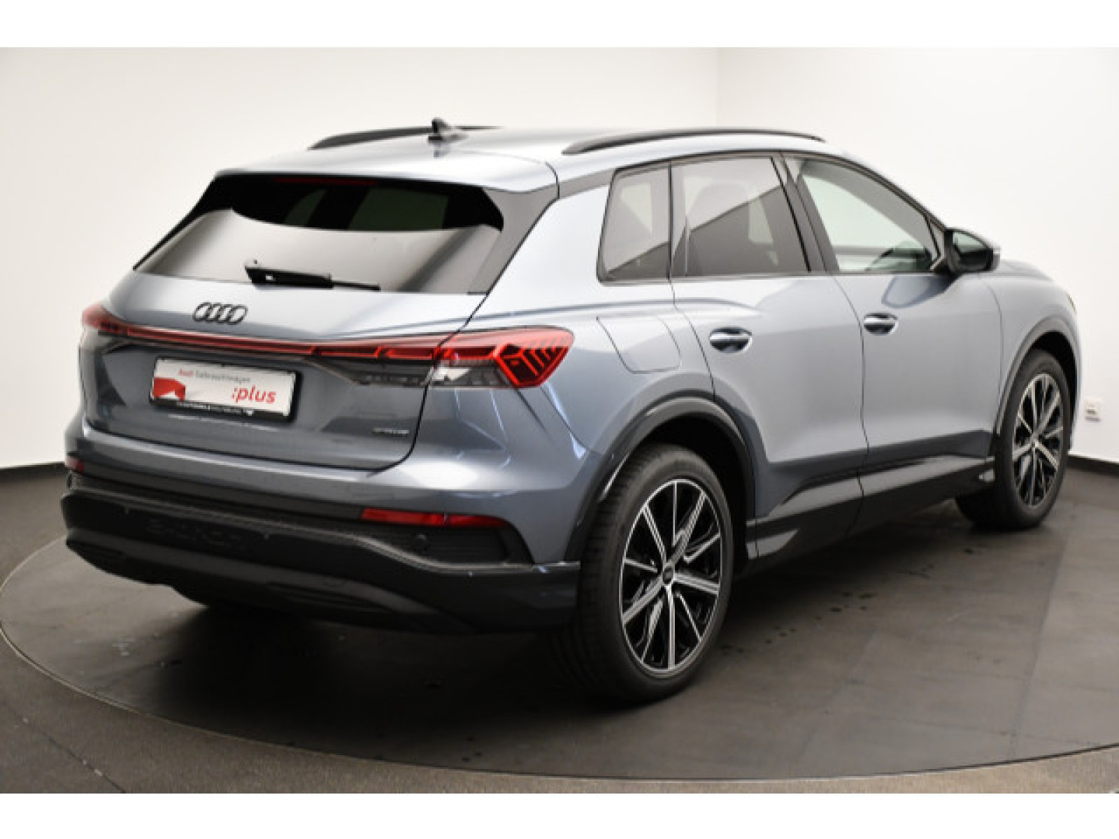 Audi - Q4 e-tron_4