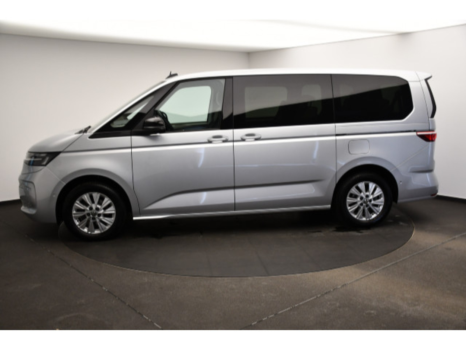 Volkswagen - T7 Multivan_19