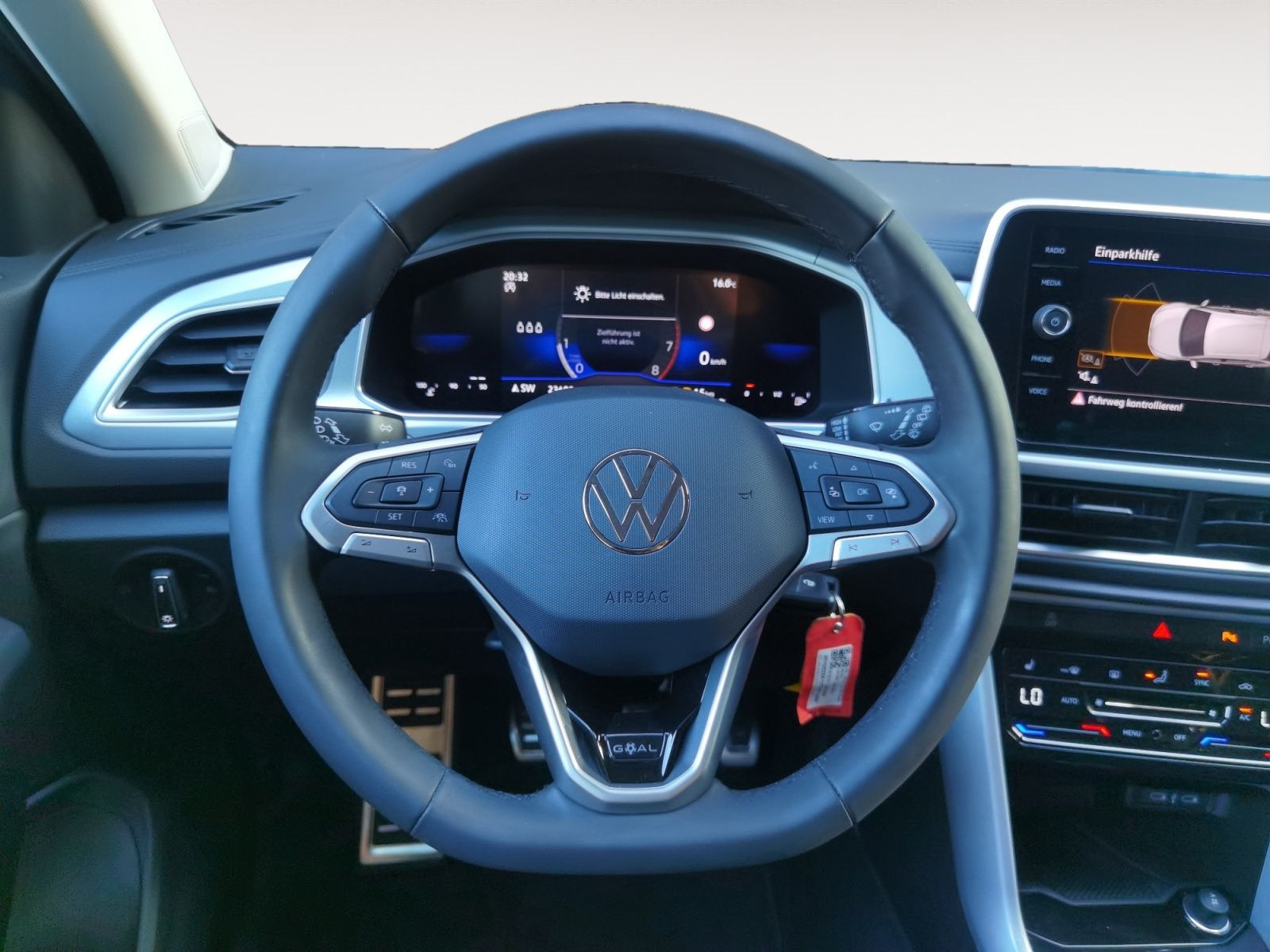Volkswagen - T-Roc_13