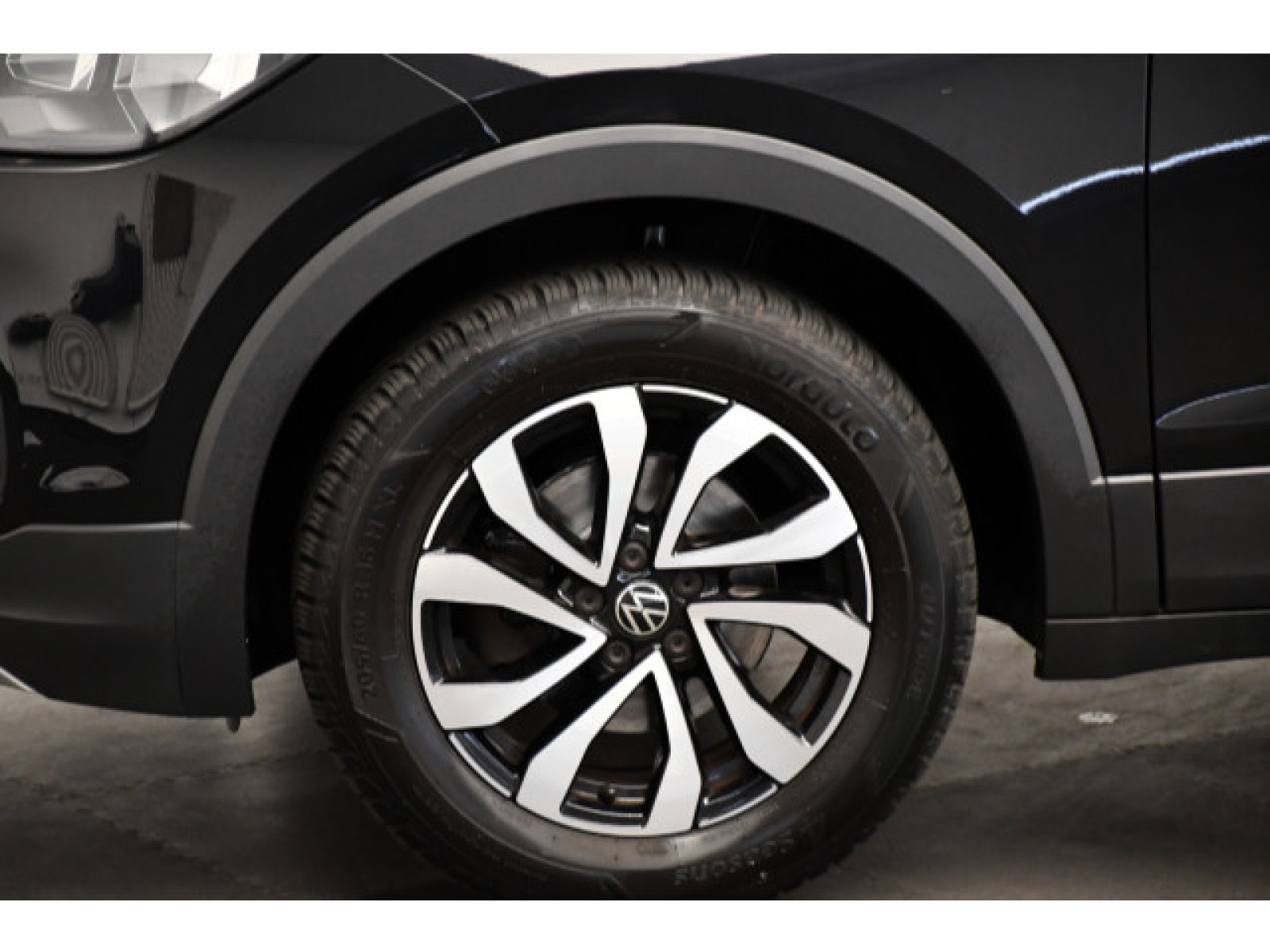 Volkswagen - T-Cross_11