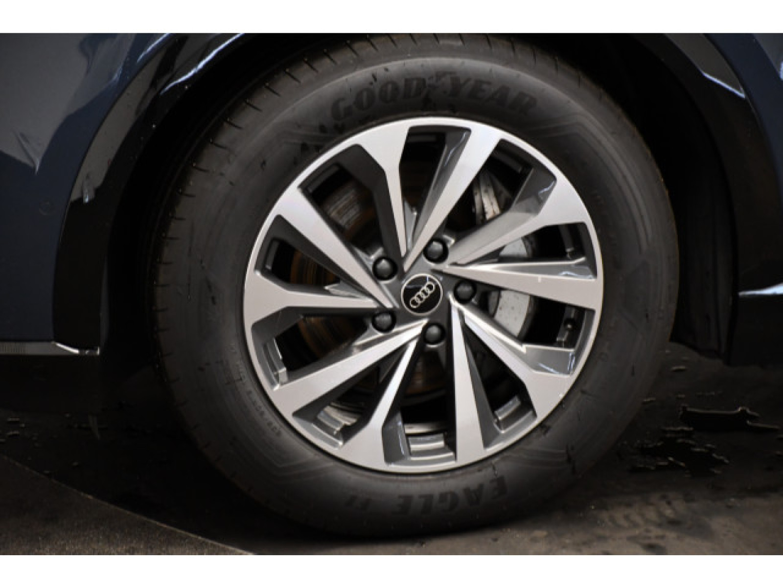 Audi - Q6 Sportback e-tron_16