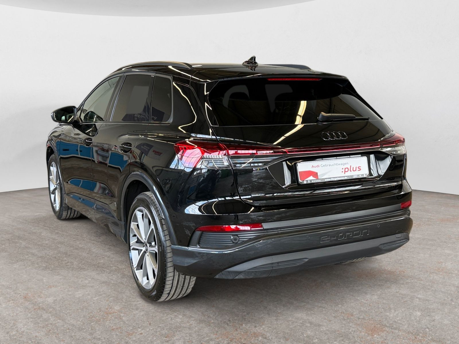 Audi - Q4 e-tron_4