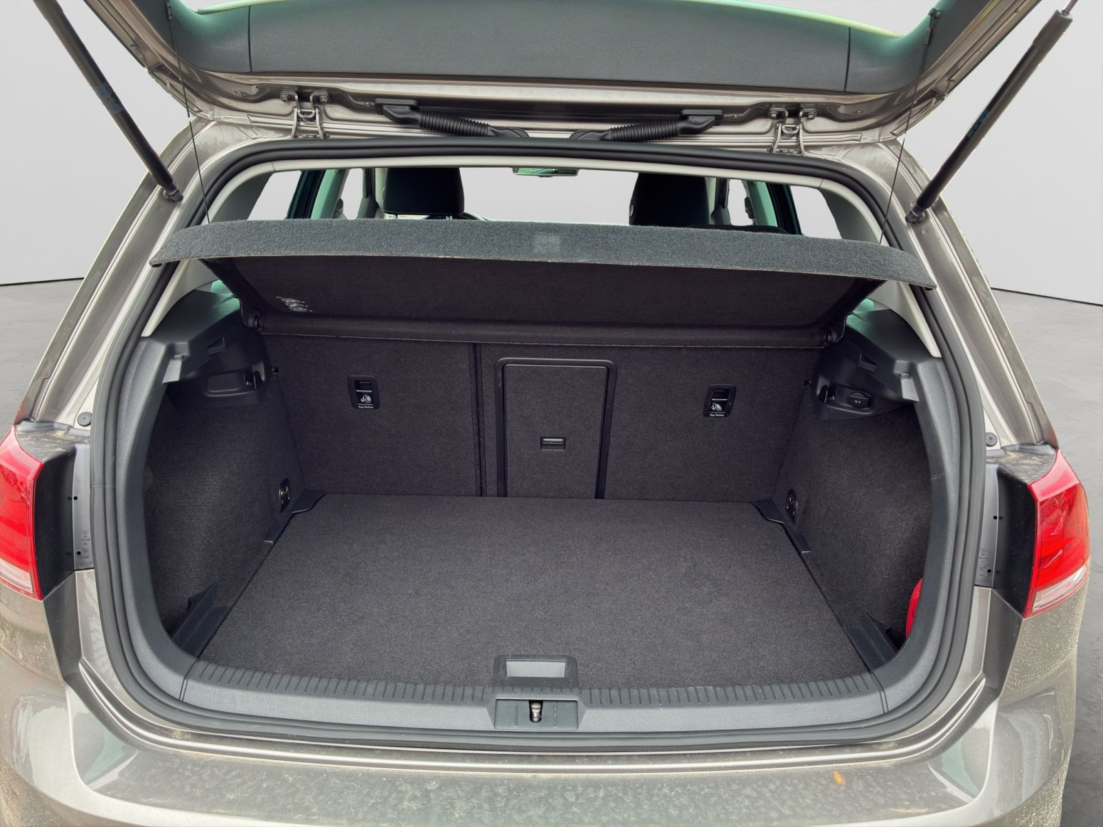 Volkswagen - Golf_15