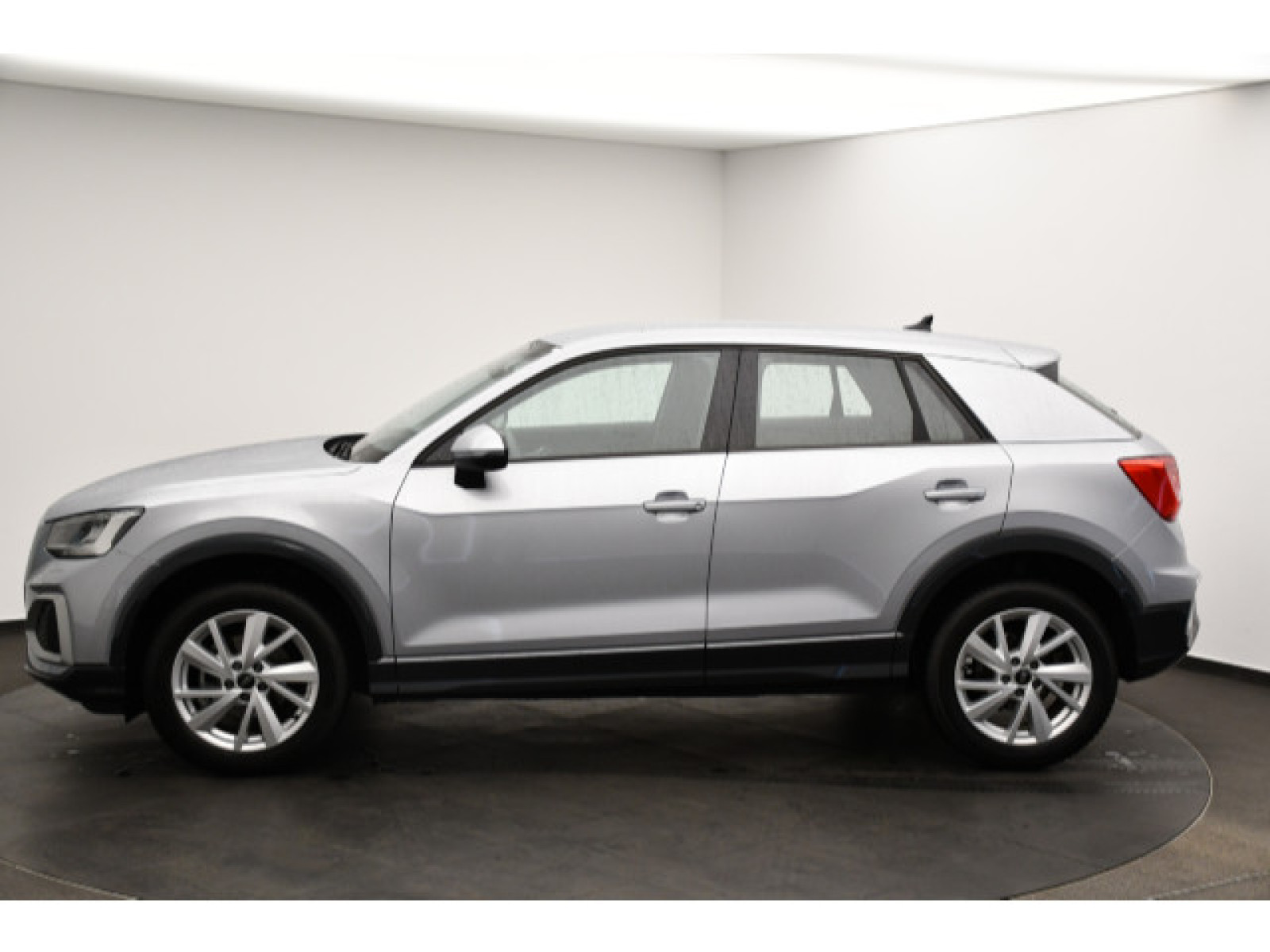 Audi - Q2_18