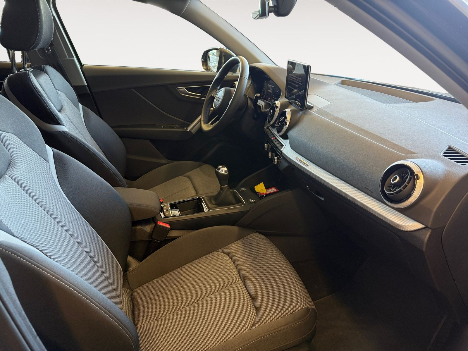 Audi - Q2_17