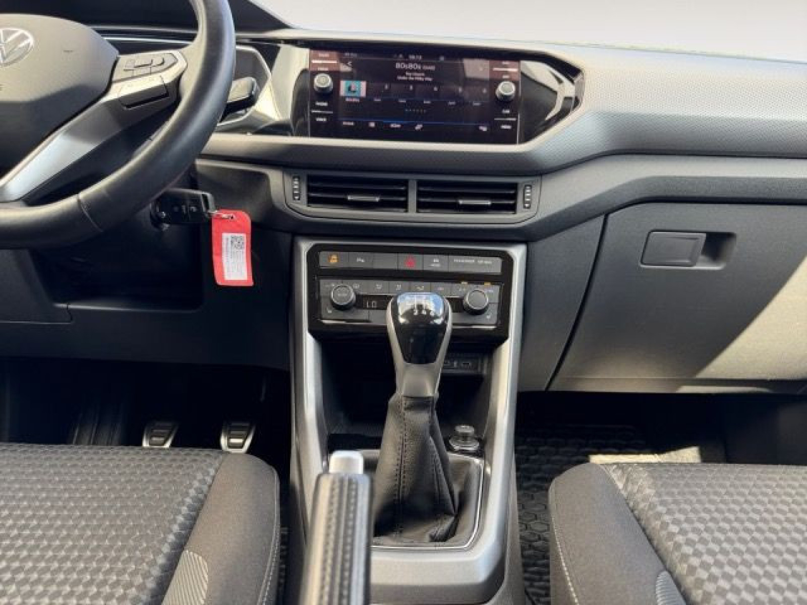 Volkswagen - T-Cross_11