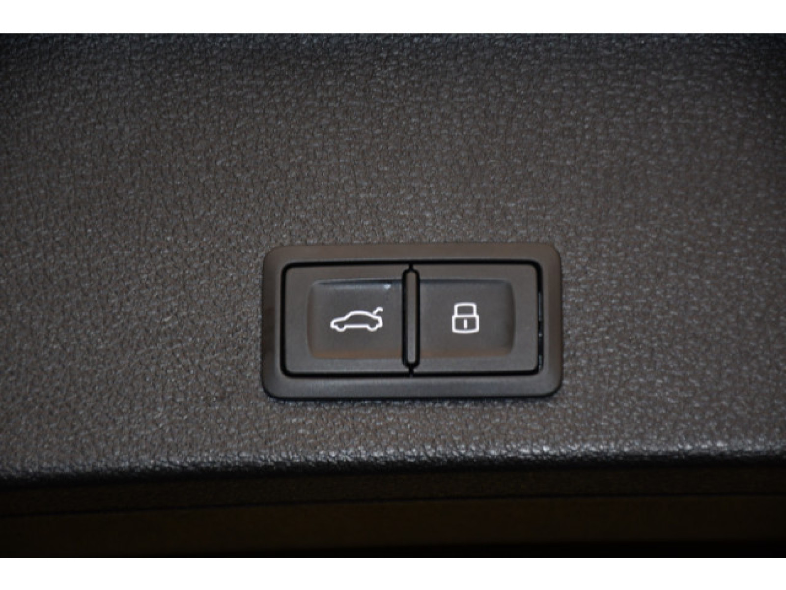 Audi - Q2_13