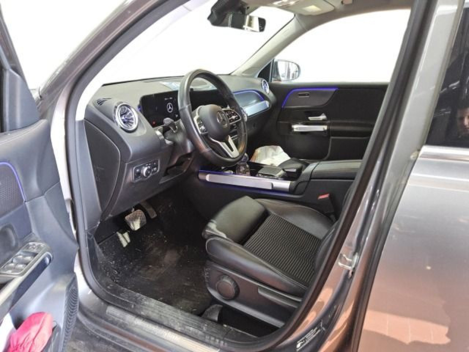 Mercedes-Benz - GLB 200_6