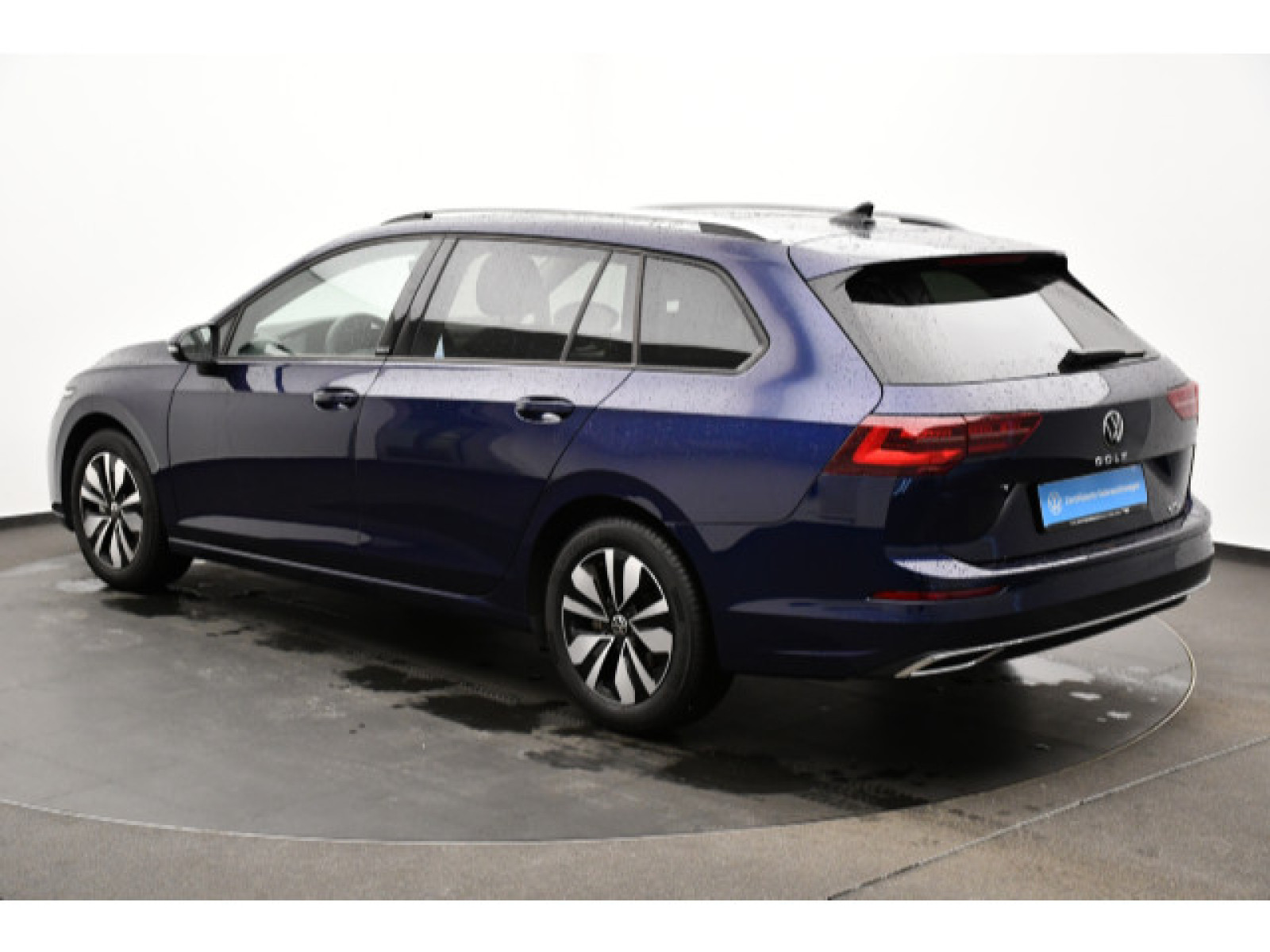 Volkswagen - Golf_16