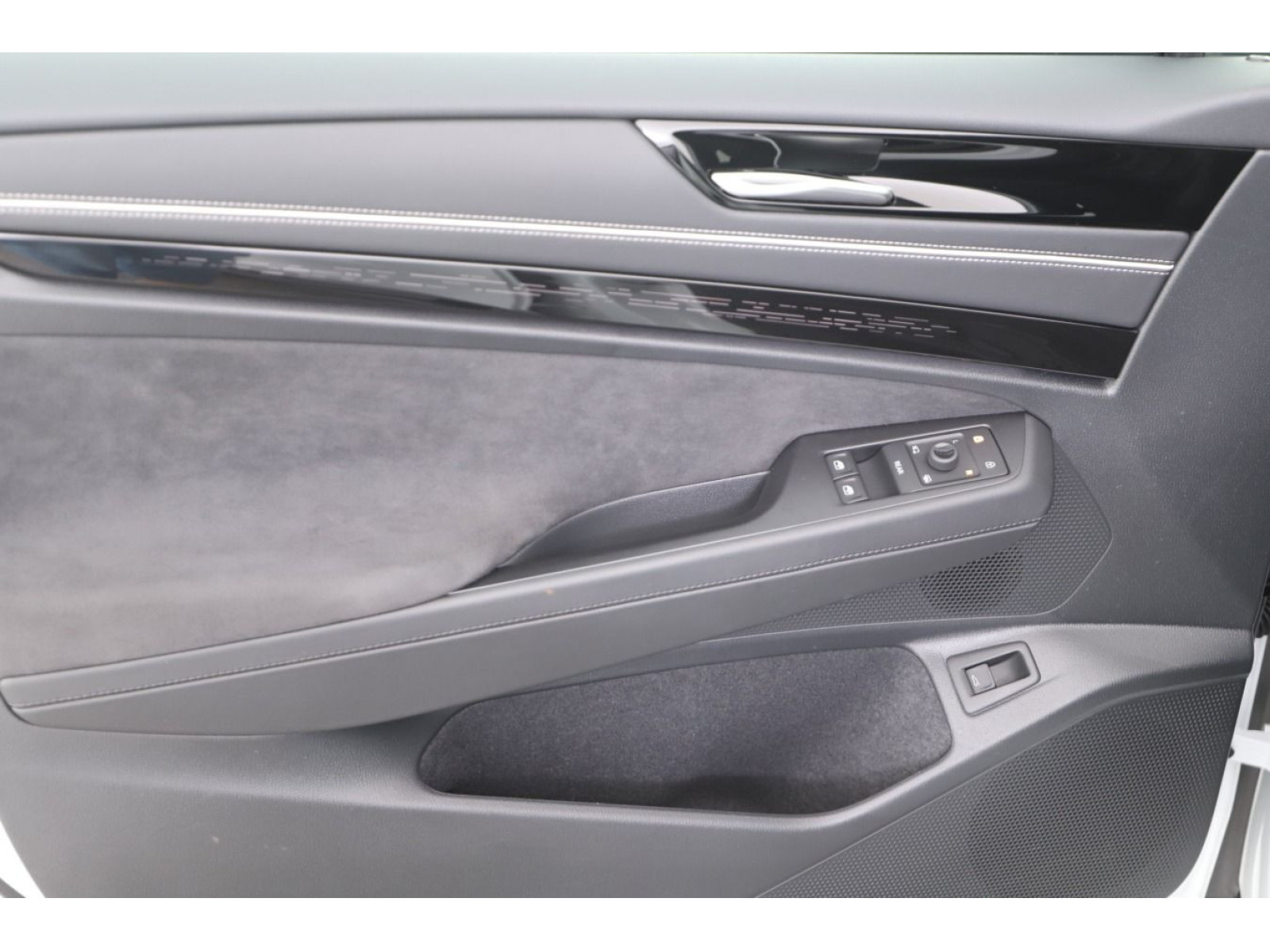 Volkswagen - ID.7 Tourer_13