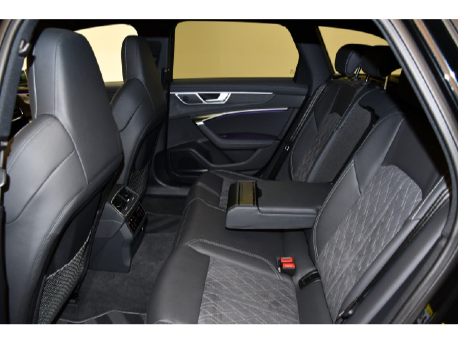 Audi - S6 Avant_12