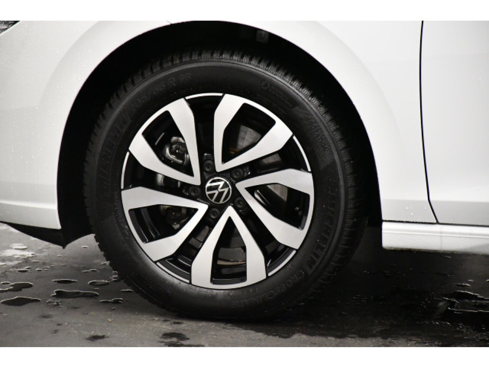 Volkswagen - Golf_13