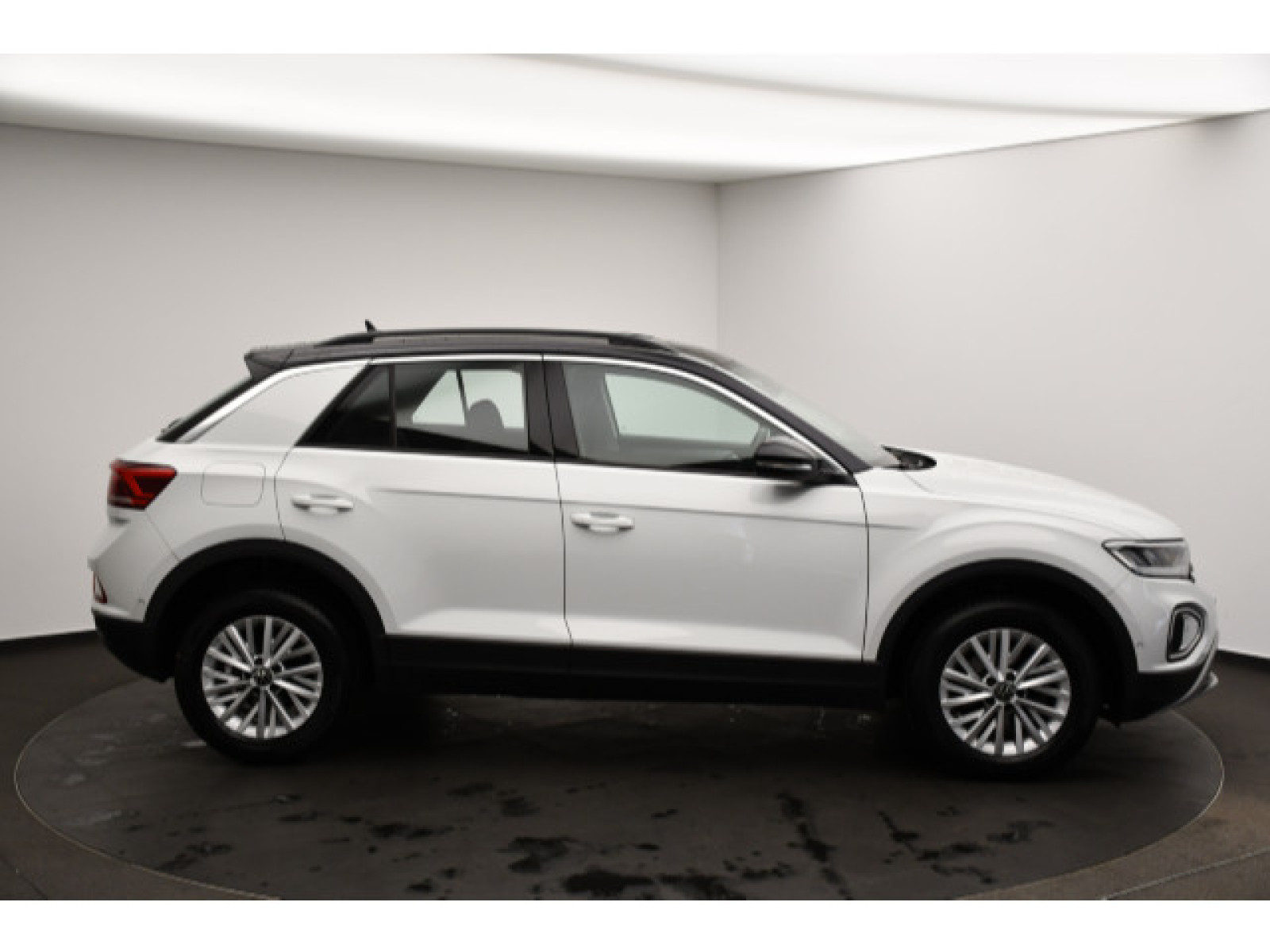 Volkswagen - T-Roc_15
