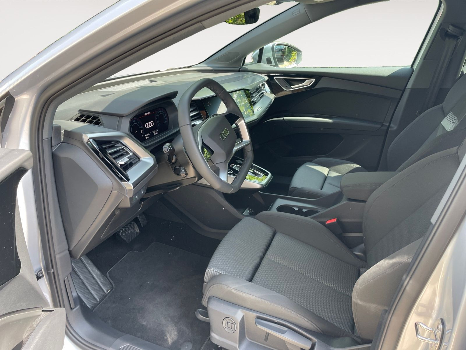 Audi - Q4 e-tron_11