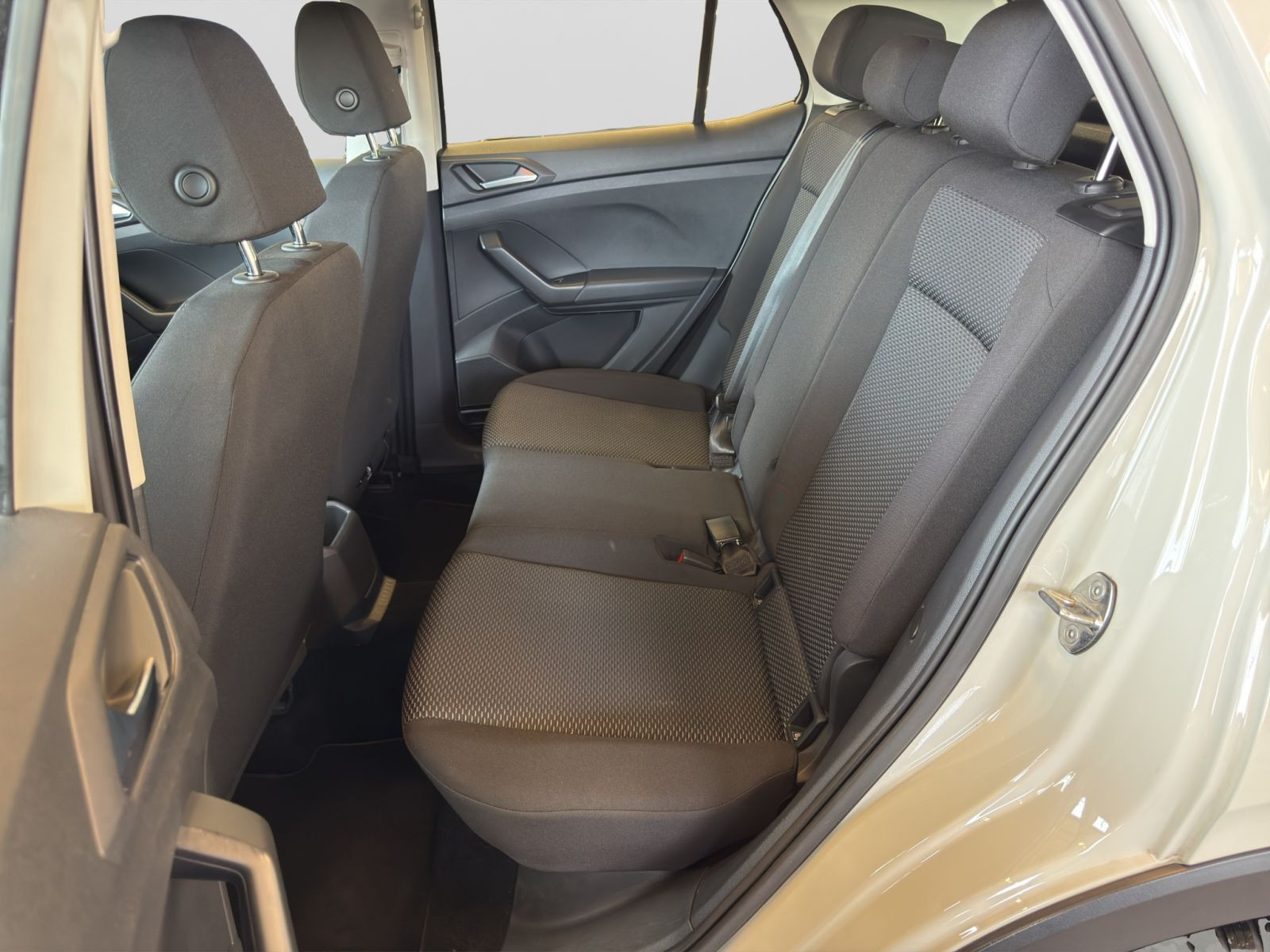 Volkswagen - T-Cross_14