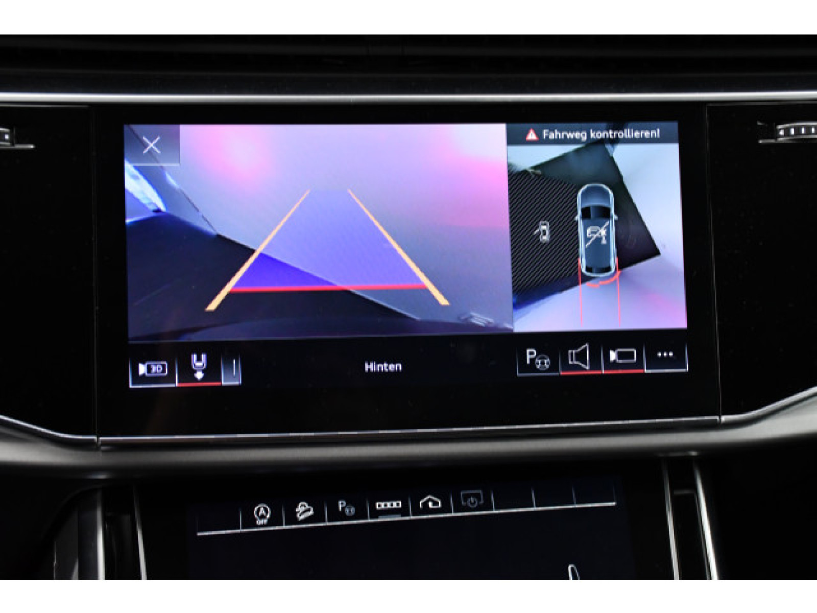 Audi - Q8_9