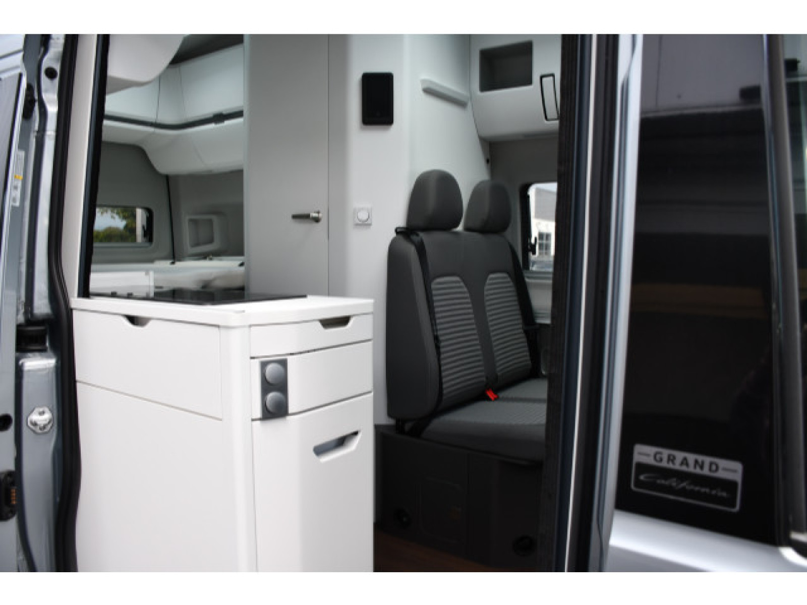 Volkswagen - Grand California 600_13
