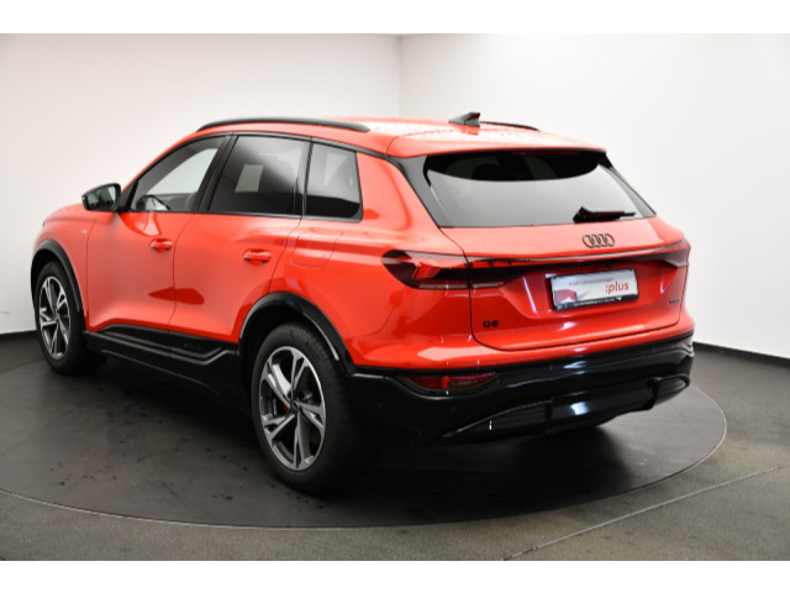 Audi - Q6 e-tron_19