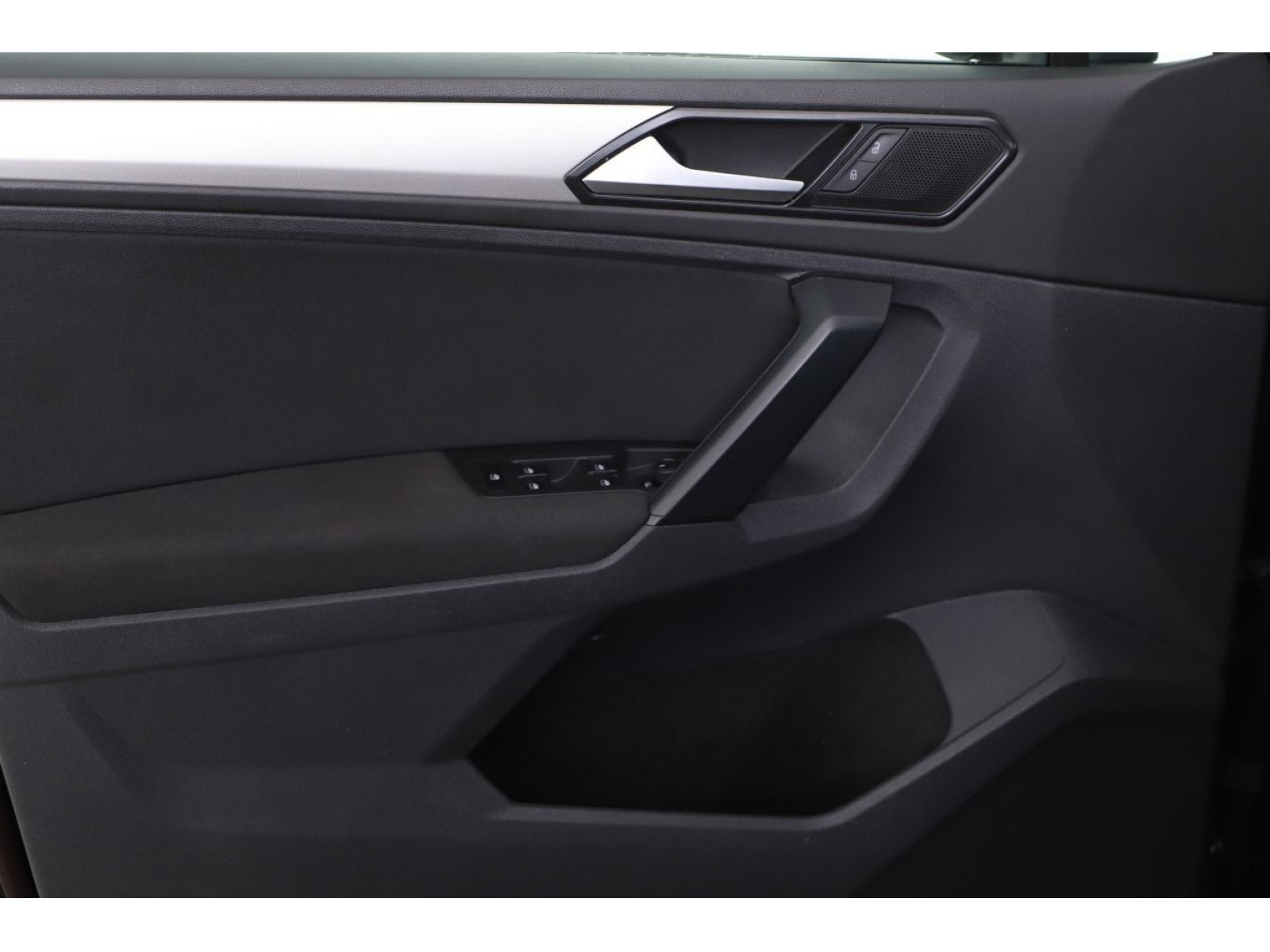 Volkswagen - Tiguan_13