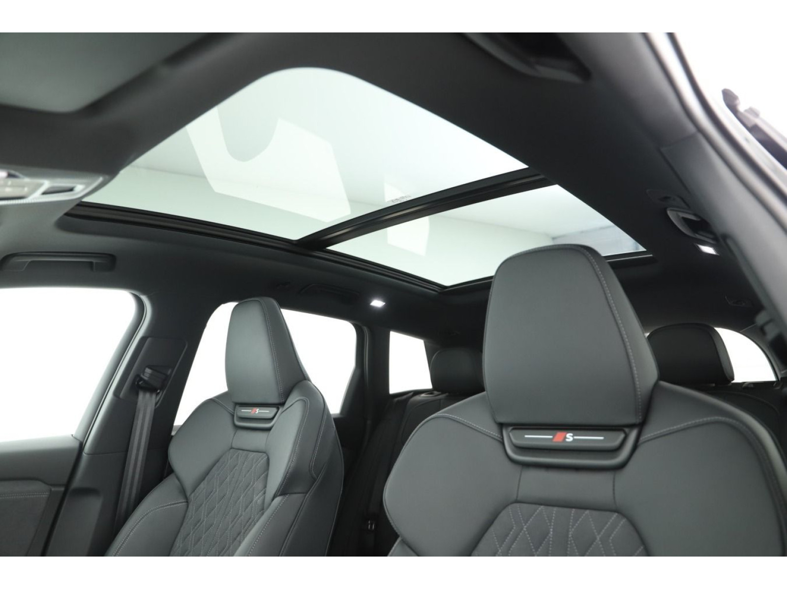 Audi - Q6 SUV e-tron_15