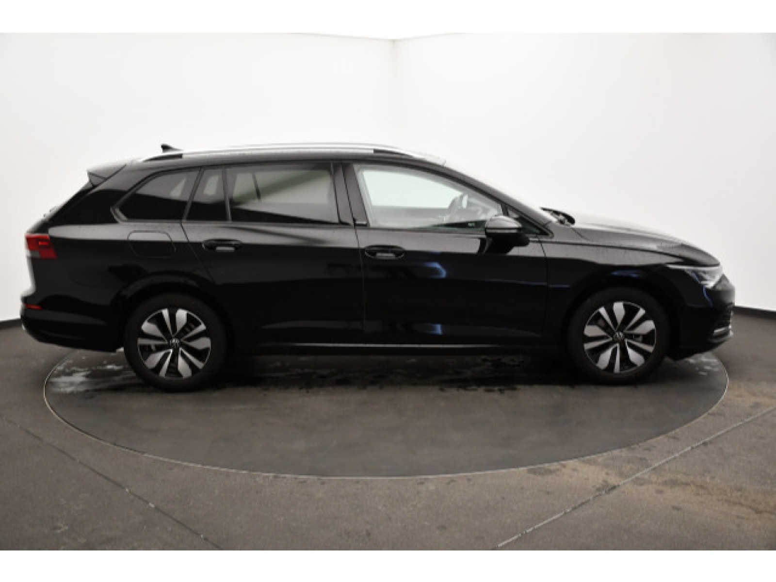 Volkswagen - Golf_17