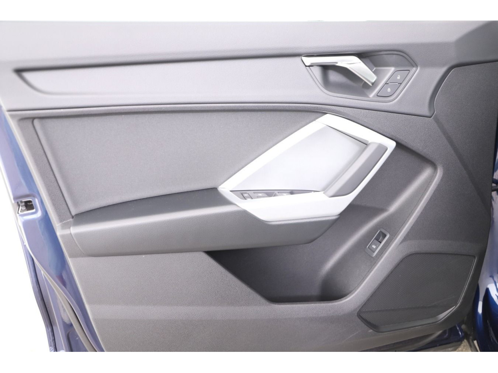 Audi - Q3_14