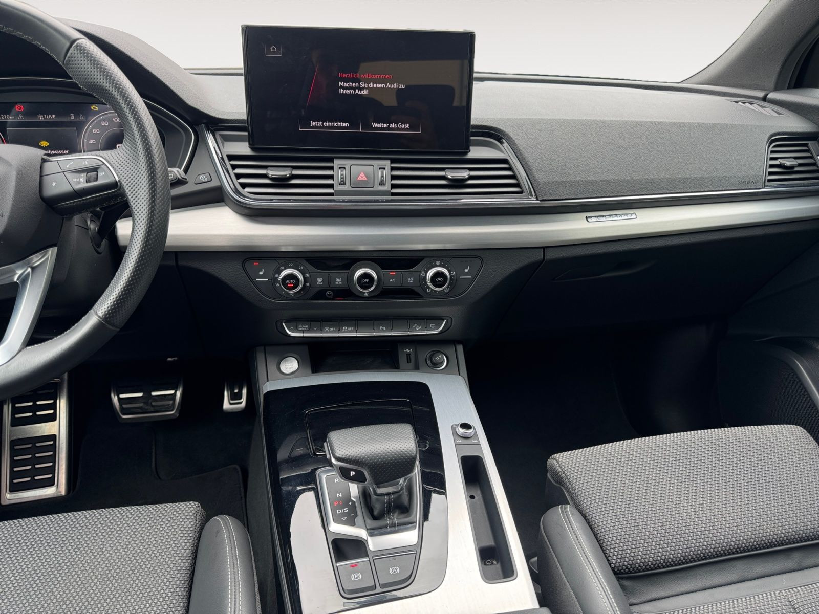 Audi - Q5_12