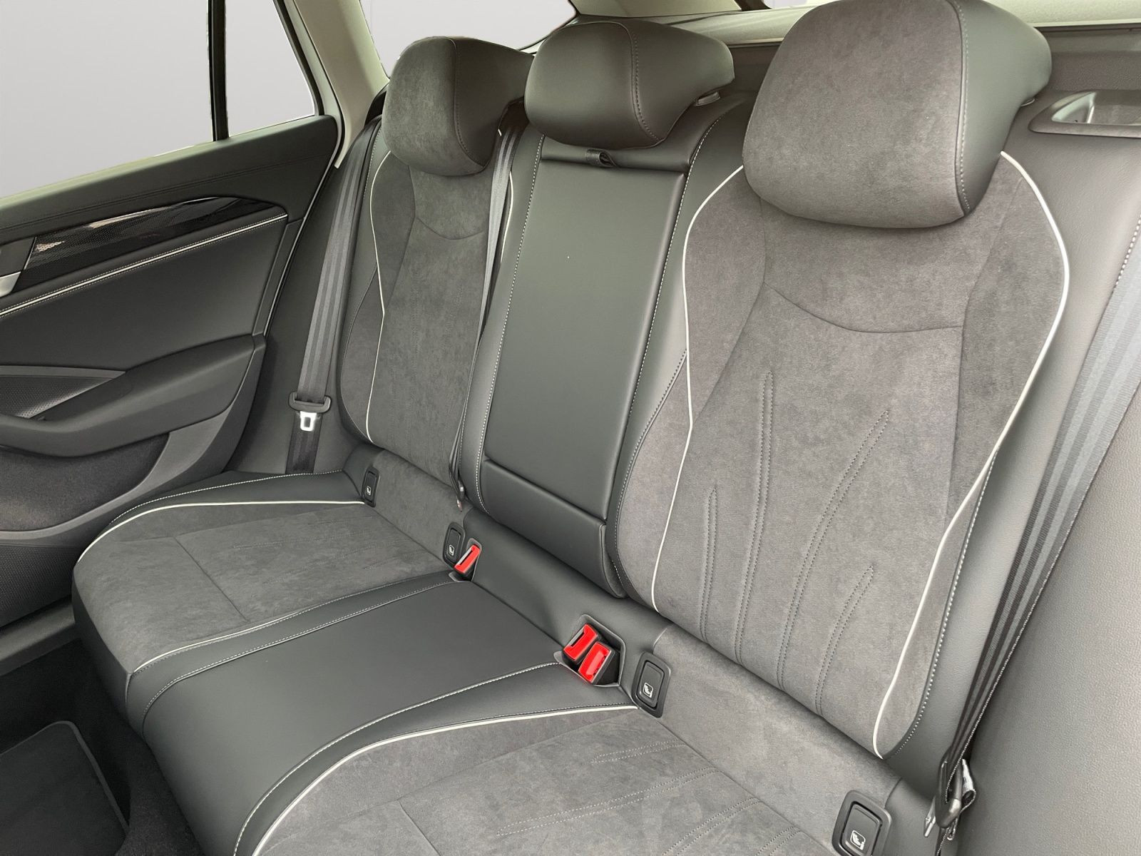 Volkswagen - Passat Variant_13