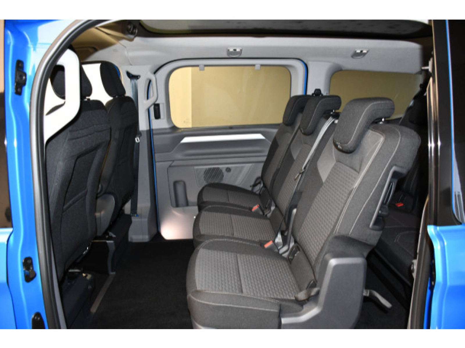 Volkswagen - T7 Caravelle_12