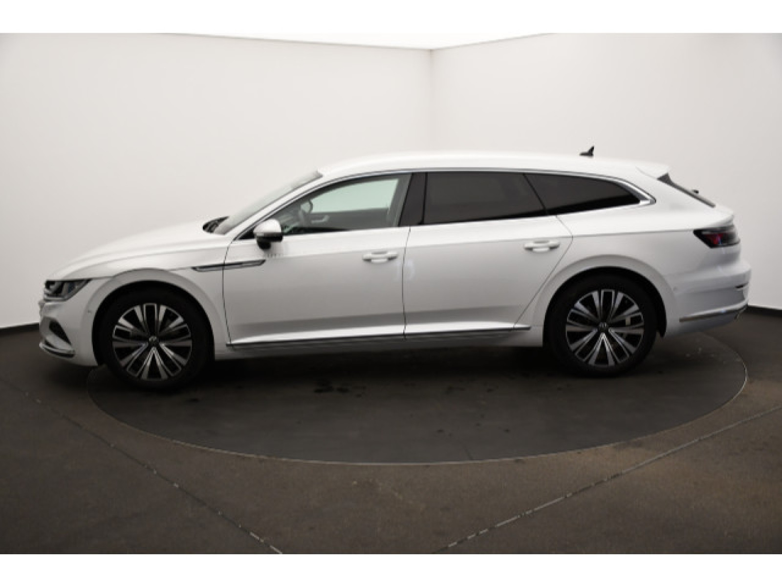 Volkswagen - Arteon Shooting Brake_17