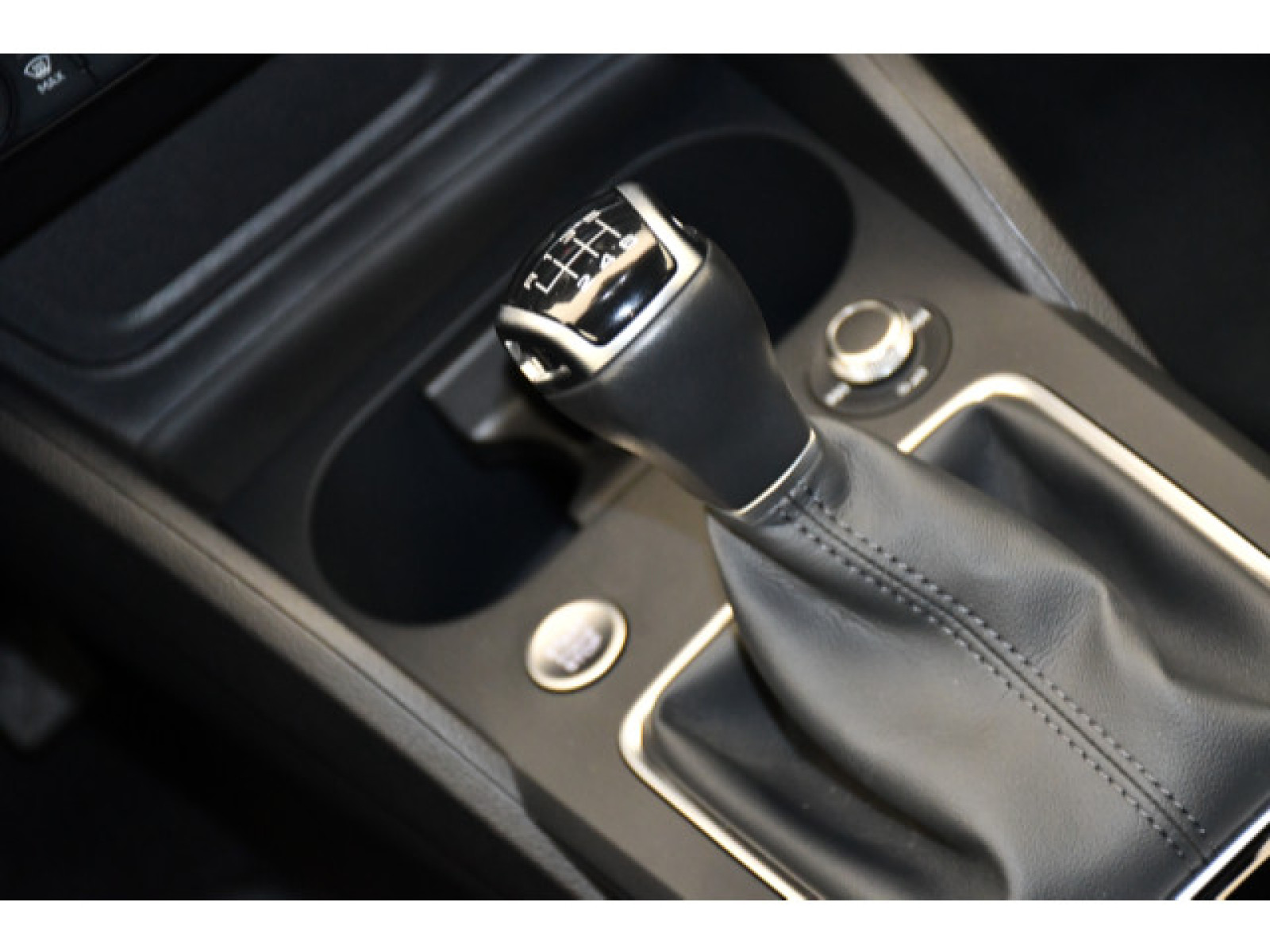 Audi - Q2_9