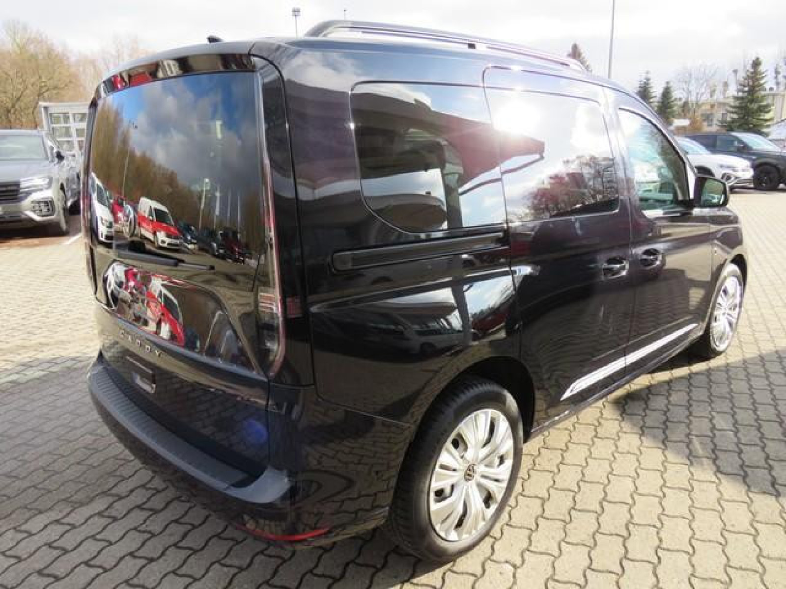 Volkswagen - Caddy_5
