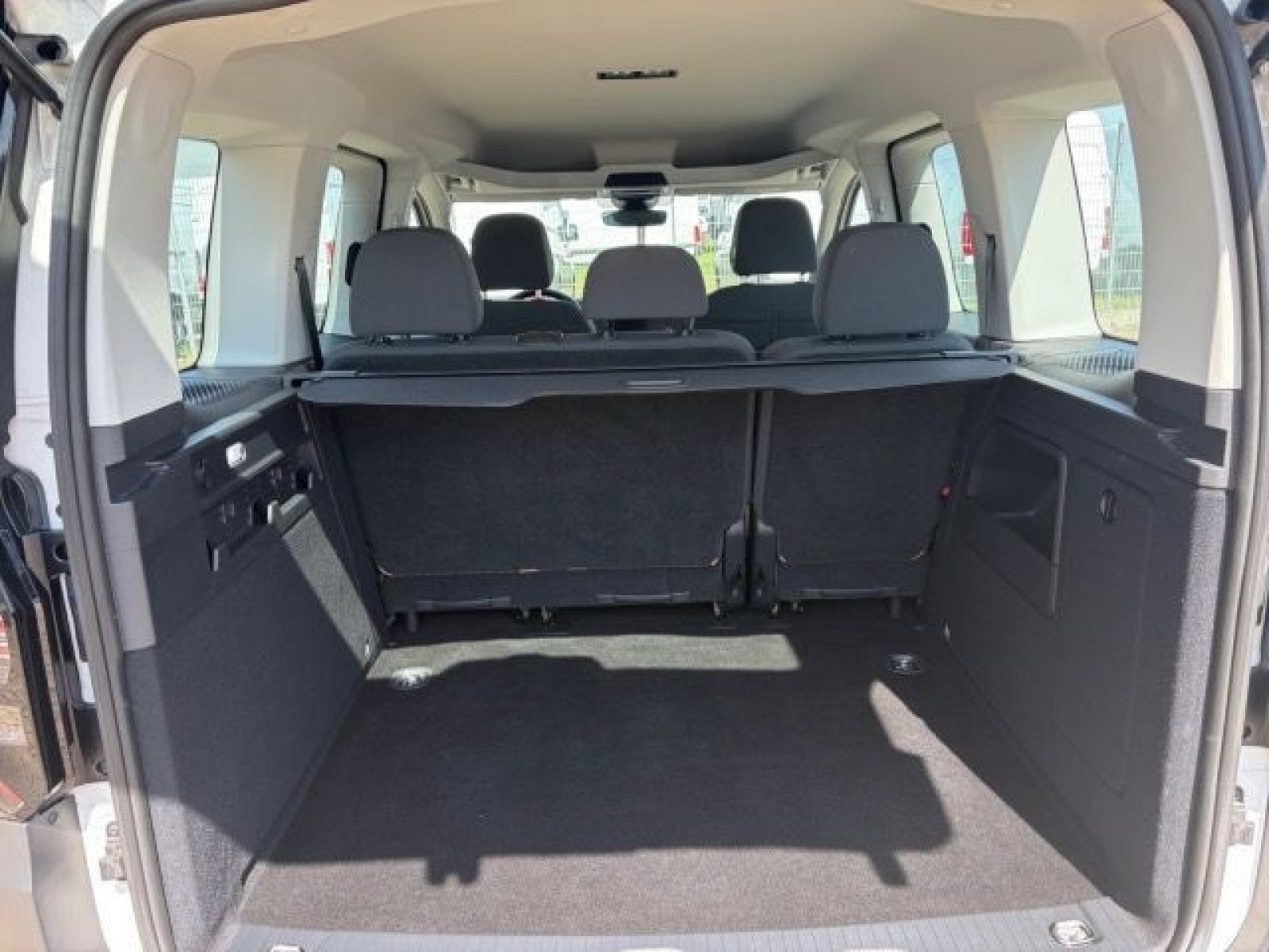 Volkswagen - Caddy_17