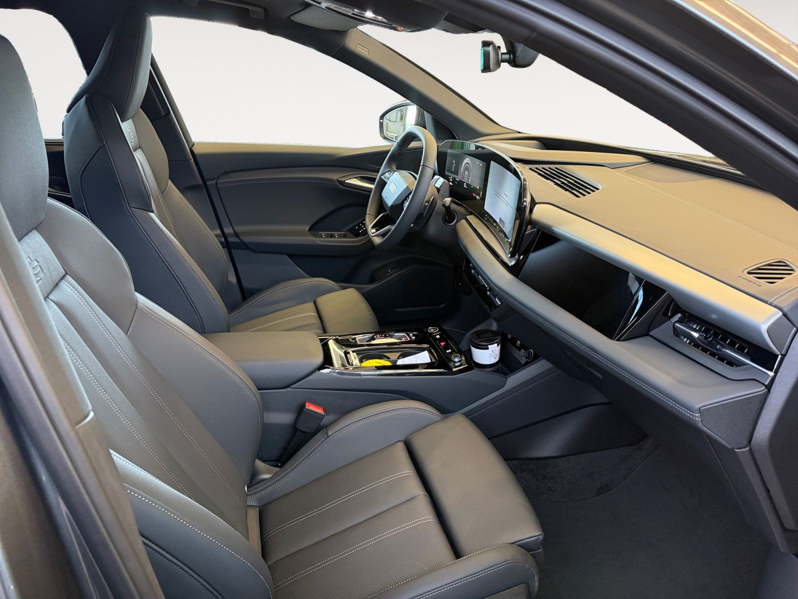 Audi - Q6 SUV e-tron_16
