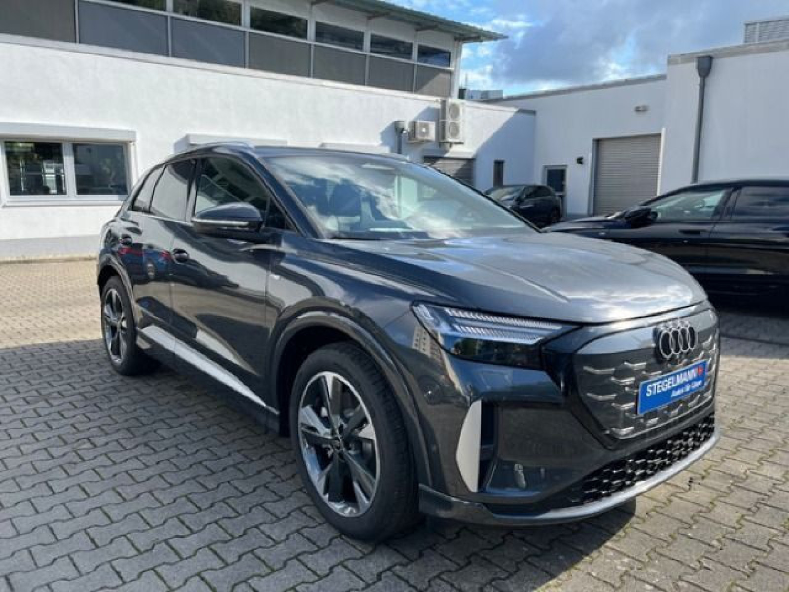 Audi - Q4 e-tron_9