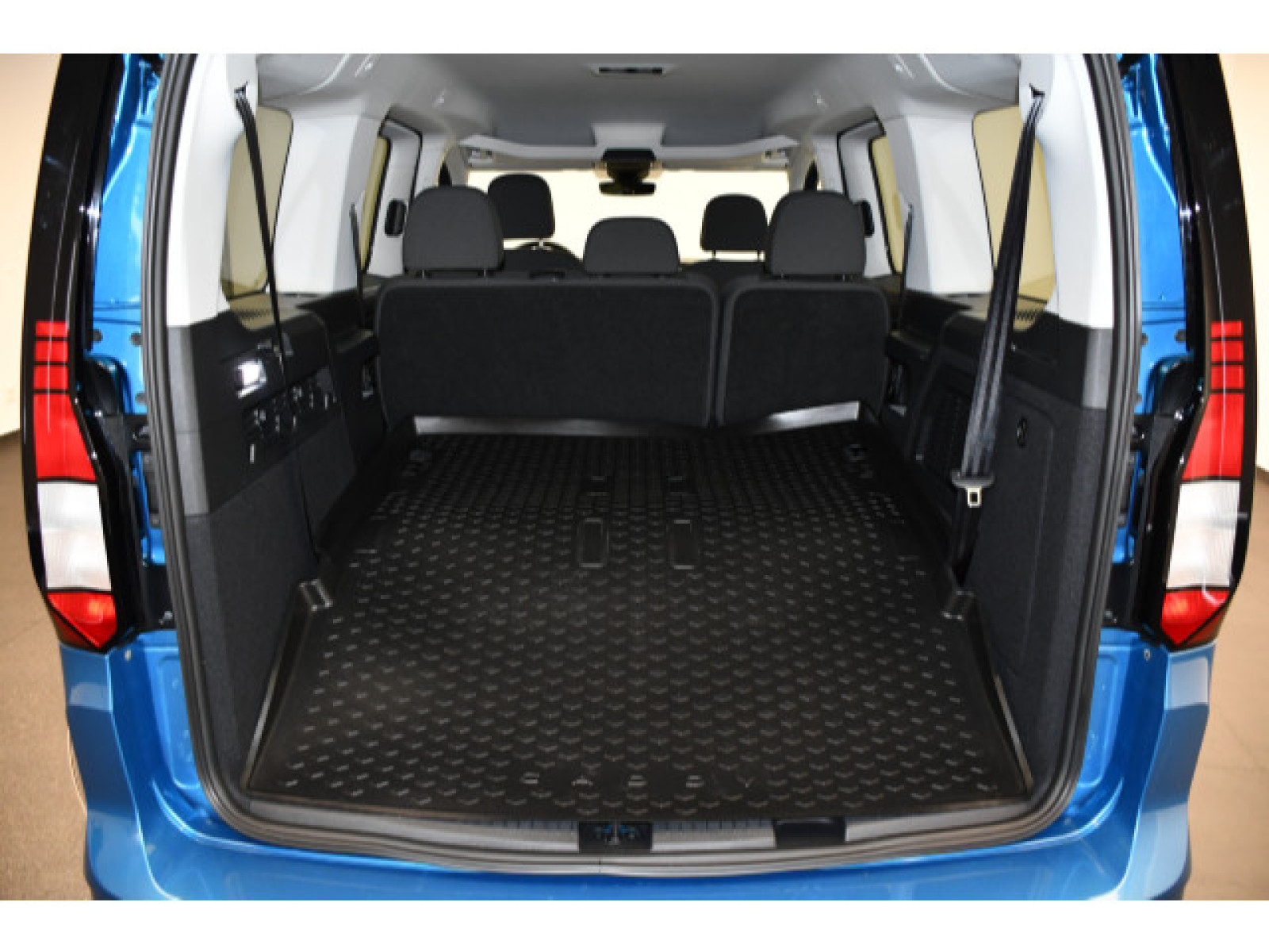 Volkswagen - Caddy Maxi_11