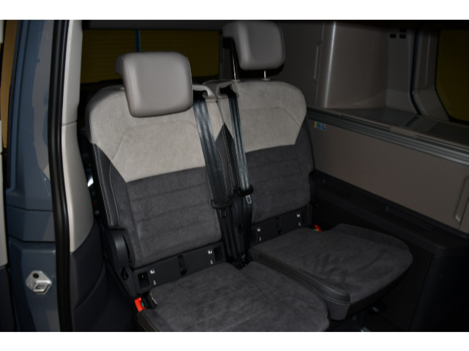 Volkswagen - California_13