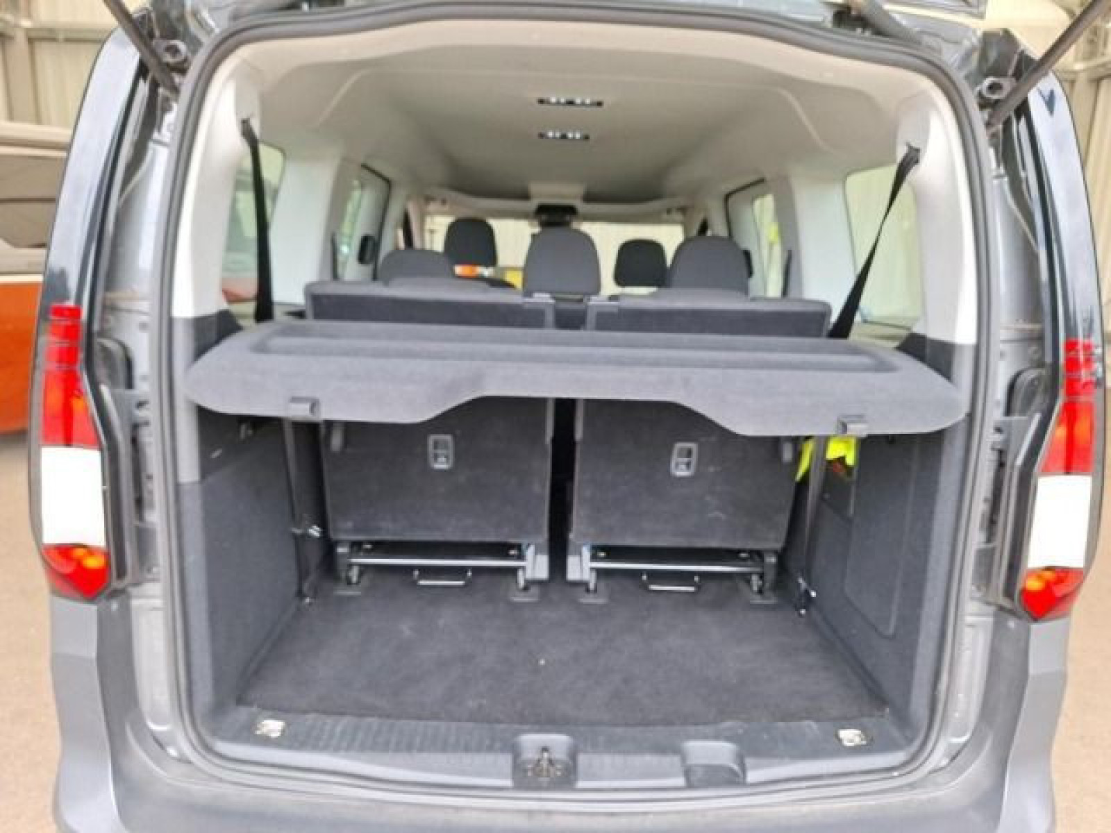 Volkswagen - Caddy Maxi_5