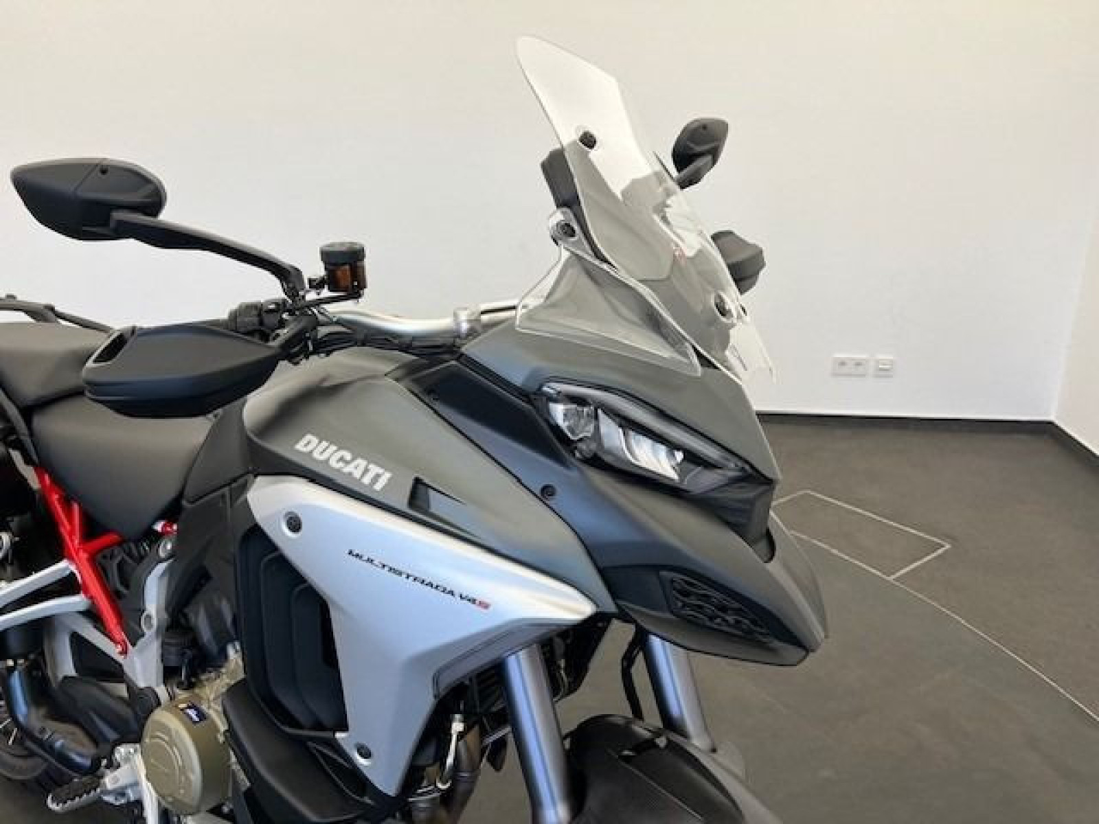 Ducati - Multistrada V4 S_4
