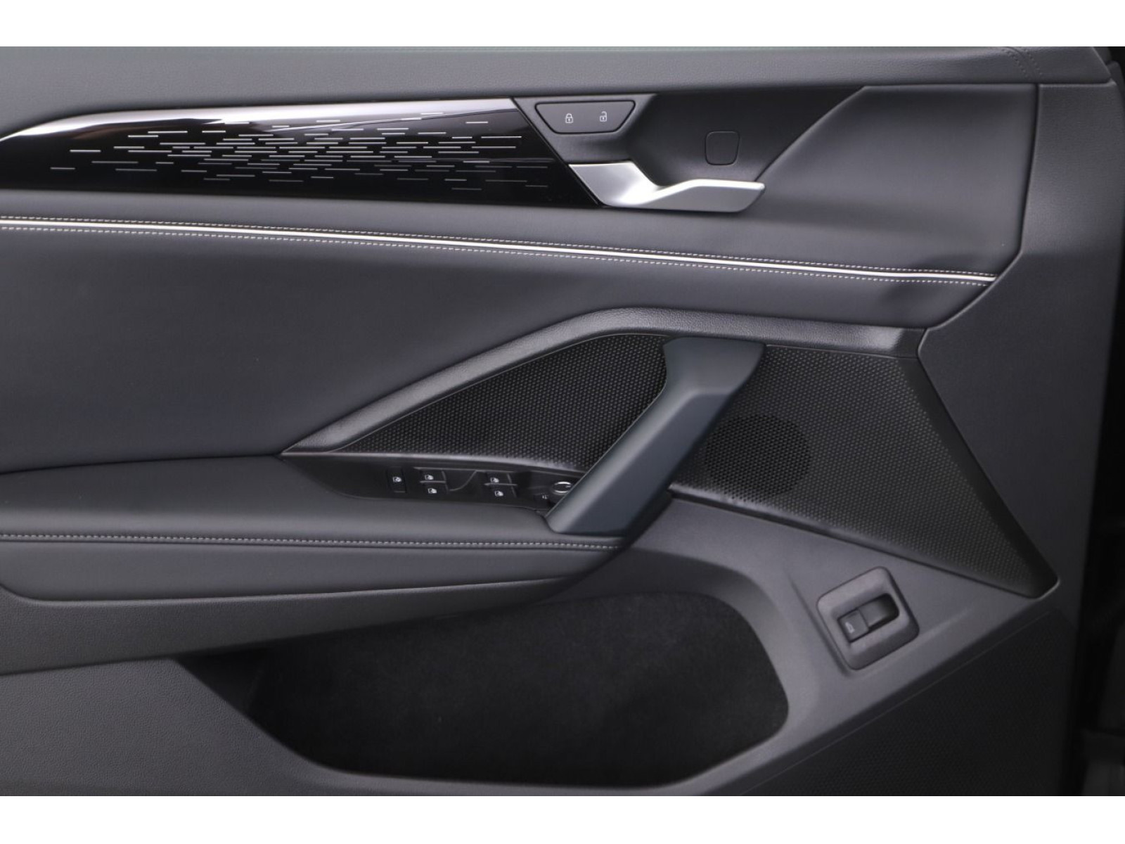 Volkswagen - Tayron_13