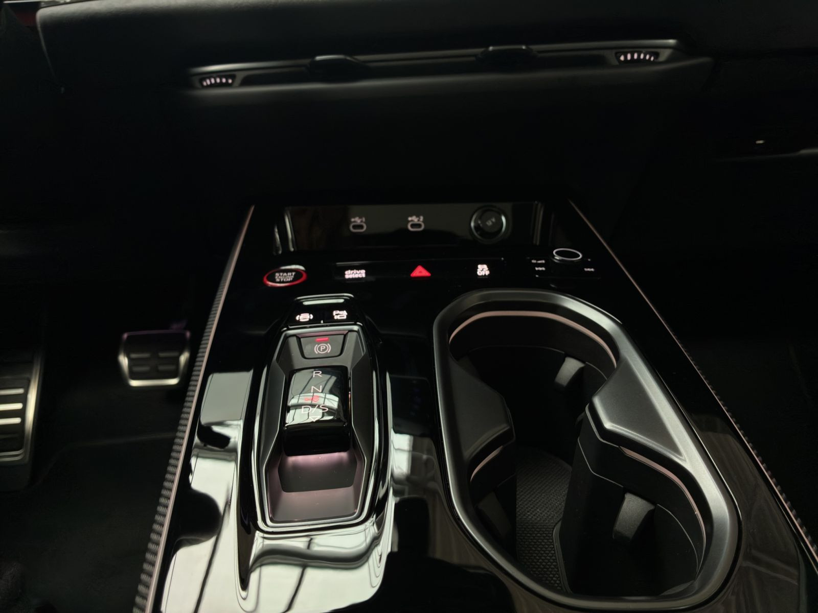 Audi - A6 allroad quattro_13
