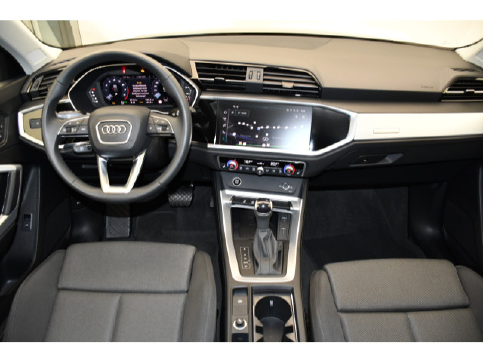 Audi - Q3_6